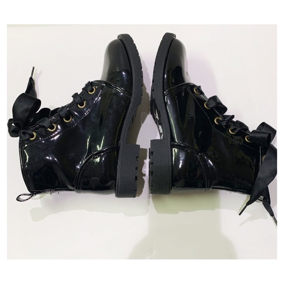 DIRTY LAUNDRY Boots NEW Black COMBAT BOOT Ribbon Lace-up Size 5 - Picture 10 of 13